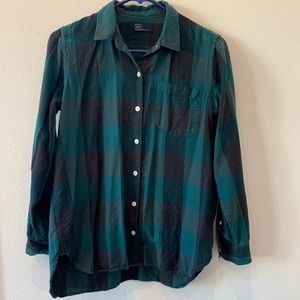 GAP plaid shirt 💚